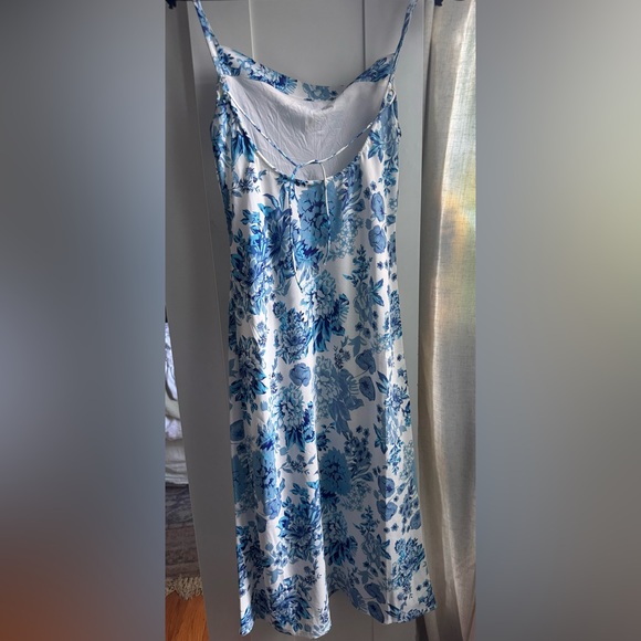 Petal & Pup dress - Picture 3 of 4